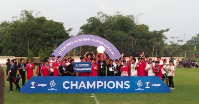 Persija merayakan gelar juara EPA Super League U20